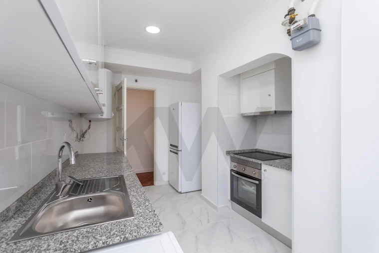 Apartamento T3 para Arrendamento em Arroios Foto 12