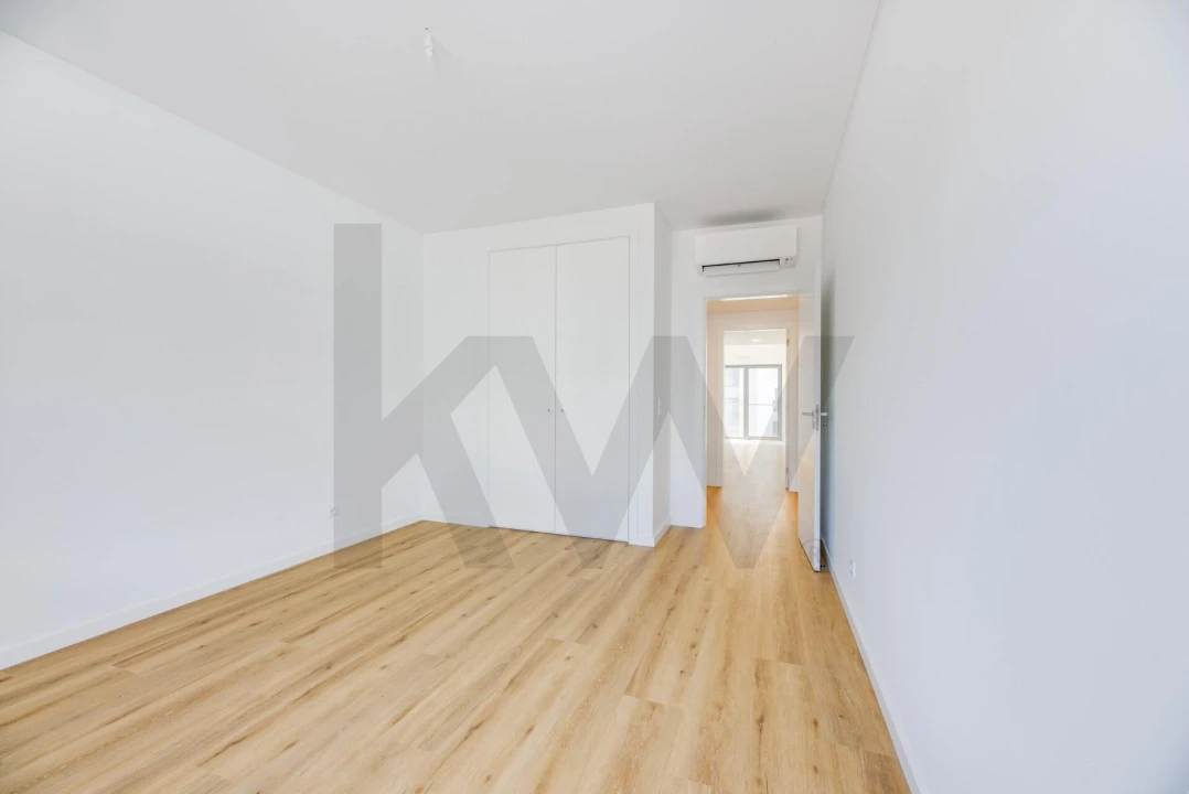 Apartamento T2 para Arrendamento em Campolide Foto 17