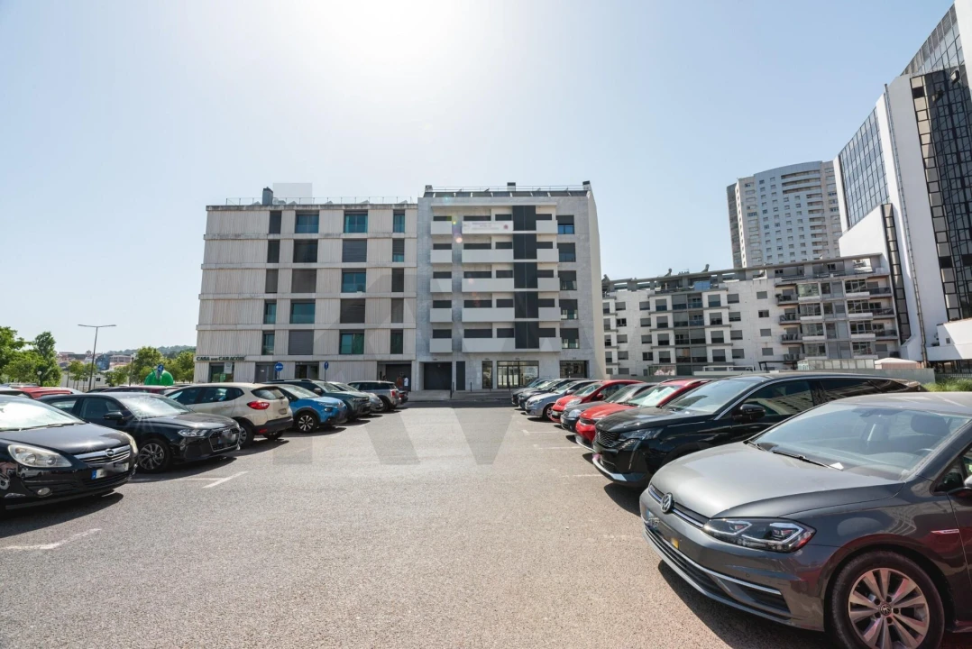 Apartamento T2 para Arrendamento em Campolide Foto 29