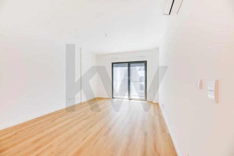 Apartamento T2 para Arrendamento em Campolide Foto 18