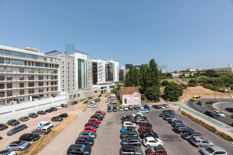 Apartamento T2 para Arrendamento em Campolide Foto 25