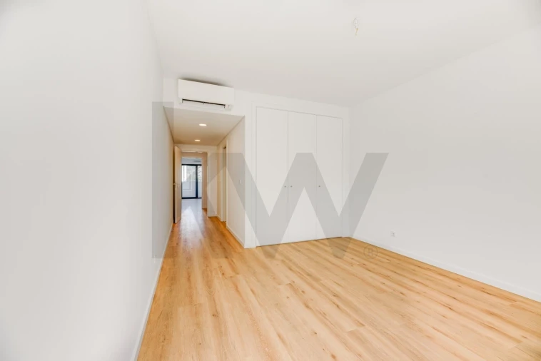 Apartamento T2 para Arrendamento em Campolide Foto 16