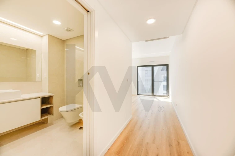 Apartamento T2 para Arrendamento em Campolide Foto 19