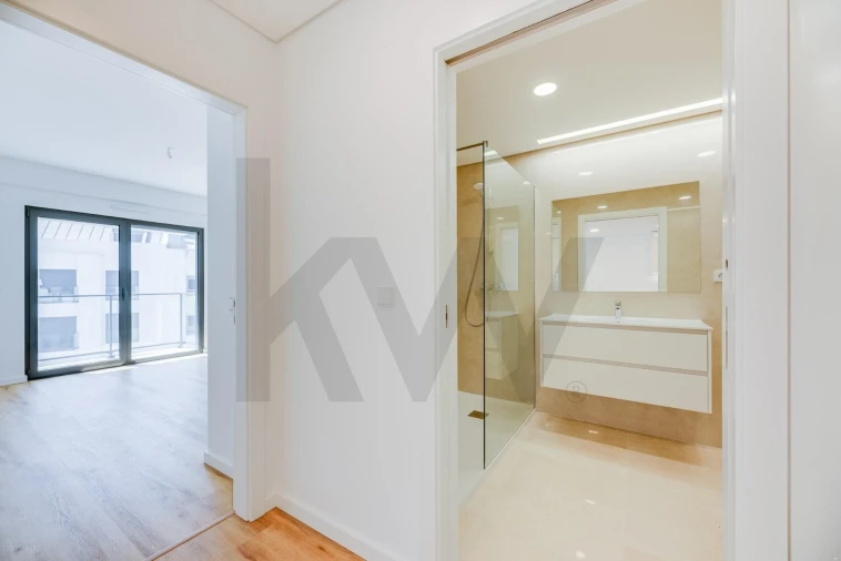 Apartamento T2 para Arrendamento em Campolide Foto 11