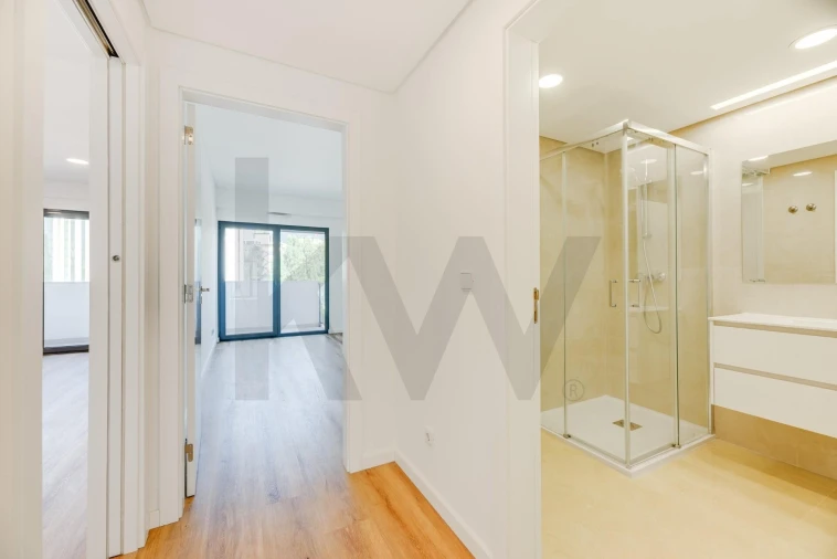 Apartamento T2 para Arrendamento em Campolide Foto 12