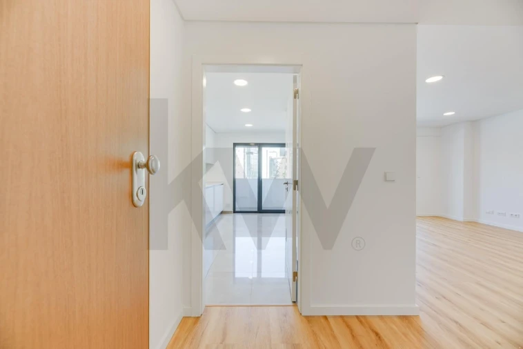 Apartamento T2 para Arrendamento em Campolide Foto 1