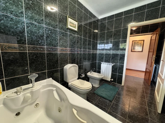 Moradia T4 para Venda em Repeses e São Salvador Foto 28