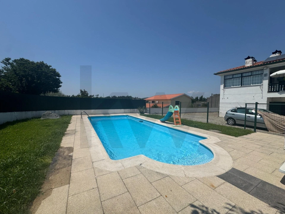 Moradia T4 para Venda em Viseu Foto 2