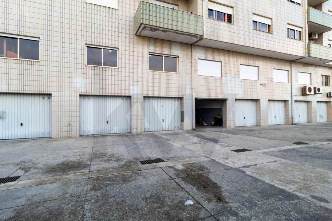 Apartamento T2 para Venda em Vilar de Andorinho Foto 42