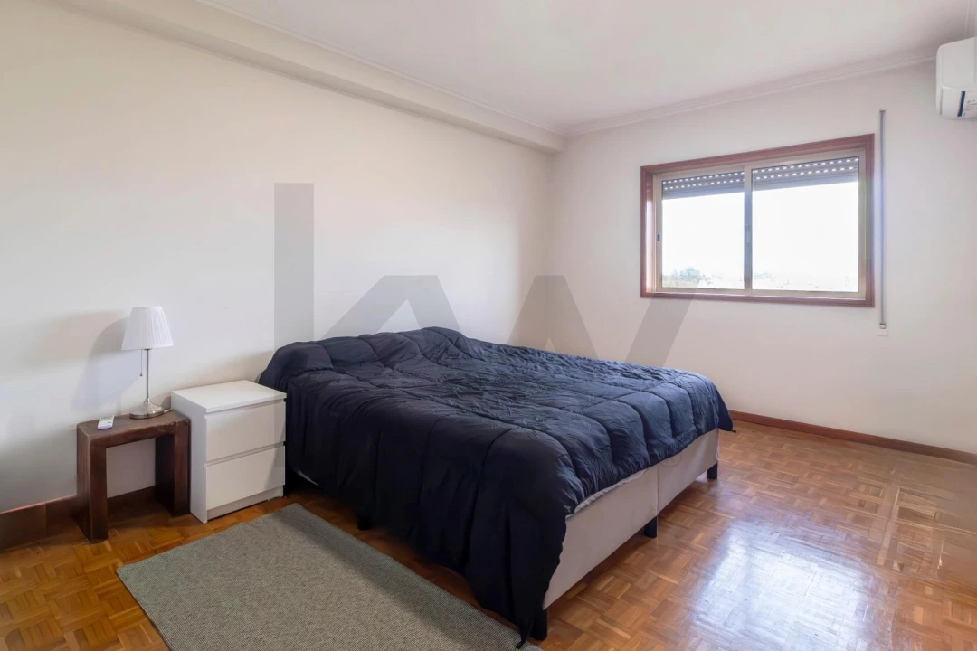 Apartamento T2 para Venda em Vilar de Andorinho Foto 27