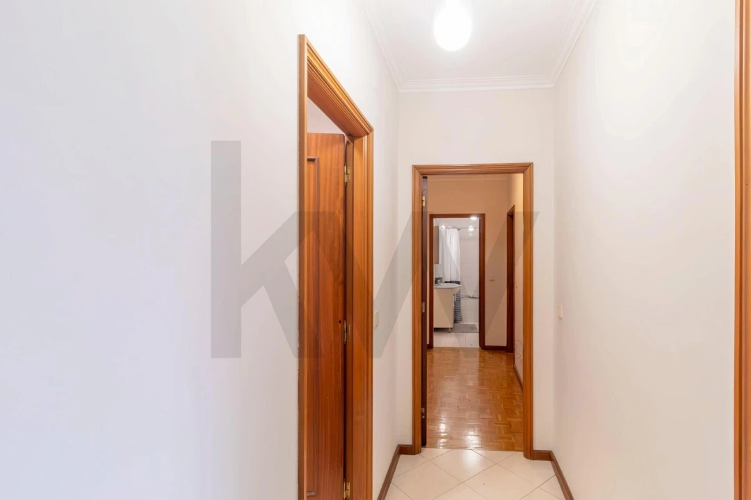 Apartamento T2 para Venda em Vilar de Andorinho Foto 18