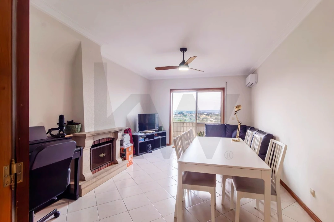 Apartamento T2 para Venda em Vilar de Andorinho Foto 4