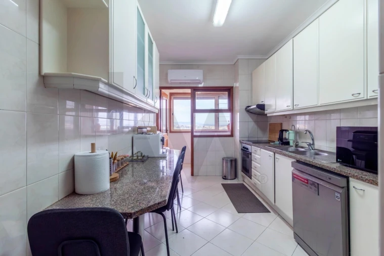 Apartamento T2 para Venda em Vilar de Andorinho Foto 7