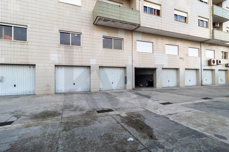 Apartamento T2 para Venda em Vilar de Andorinho Foto 42