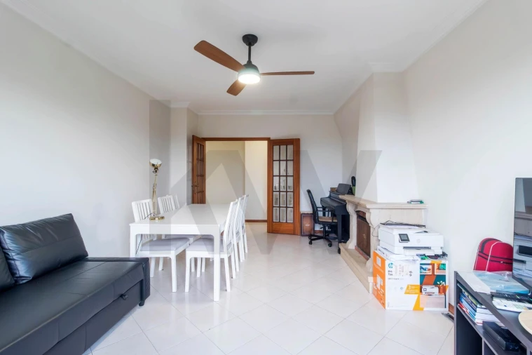 Apartamento T2 para Venda em Vilar de Andorinho Foto 5