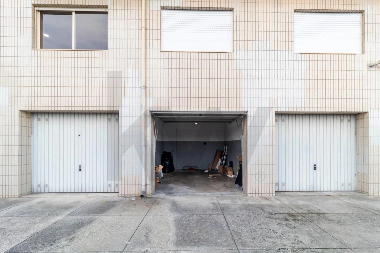 Apartamento T2 para Venda em Vilar de Andorinho Foto 43