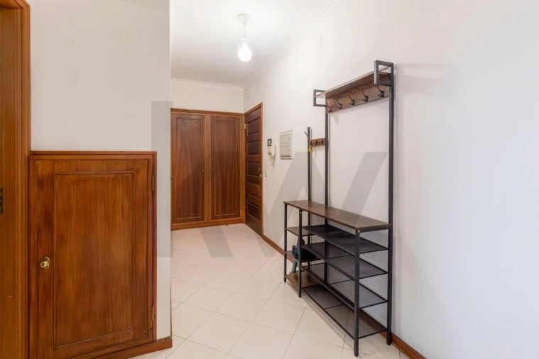 Apartamento T2 para Venda em Vilar de Andorinho Foto 19