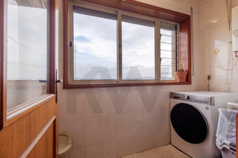 Apartamento T2 para Venda em Vilar de Andorinho Foto 17