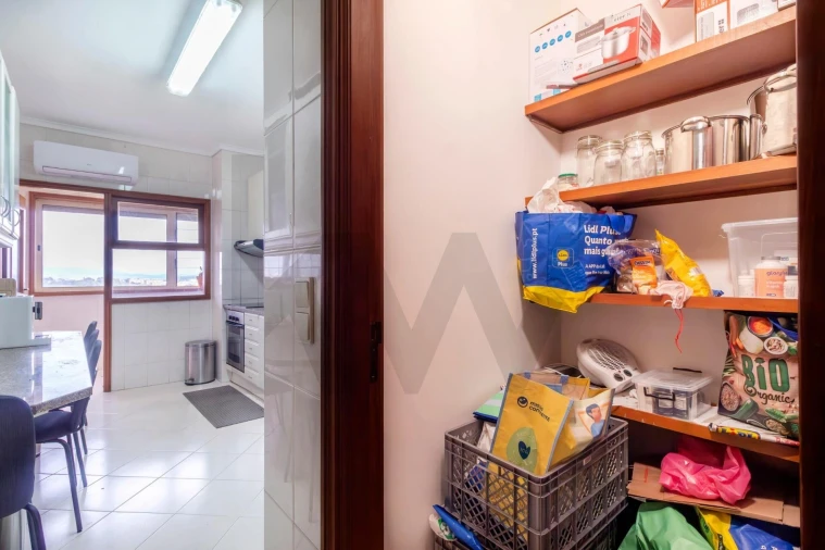 Apartamento T2 para Venda em Vilar de Andorinho Foto 16
