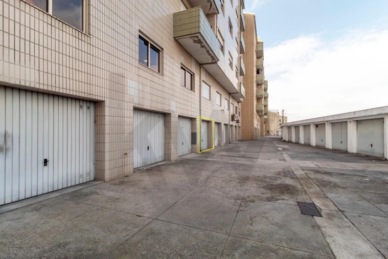 Apartamento T2 para Venda em Vilar de Andorinho Foto 41