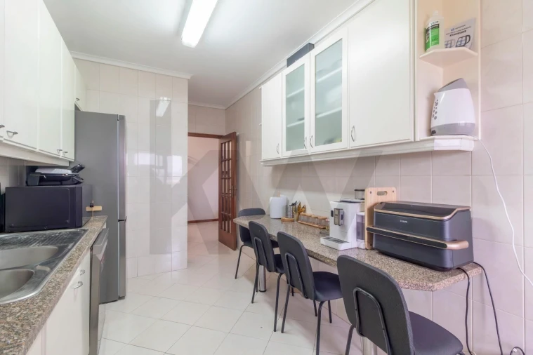Apartamento T2 para Venda em Vilar de Andorinho Foto 12
