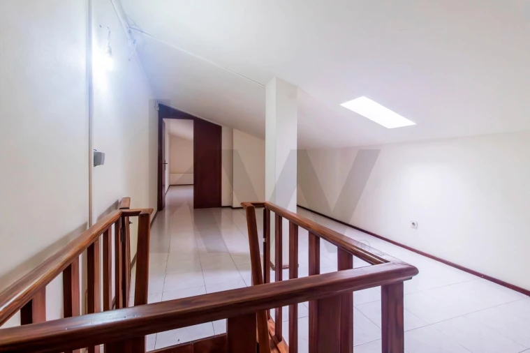 Apartamento T2 para Venda em Vilar de Andorinho Foto 35