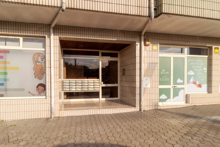 Apartamento T2 para Venda em Vilar de Andorinho Foto 45