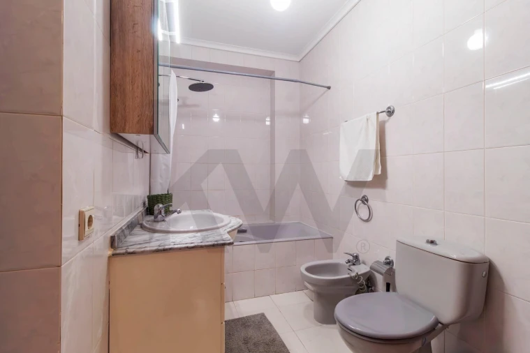 Apartamento T2 para Venda em Vilar de Andorinho Foto 30
