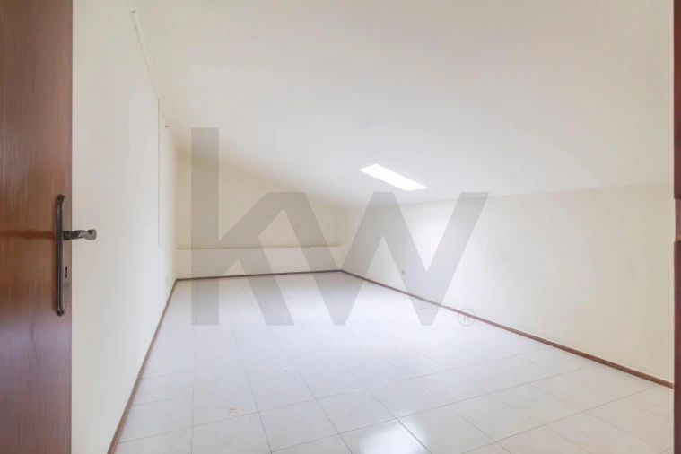 Apartamento T2 para Venda em Vilar de Andorinho Foto 38