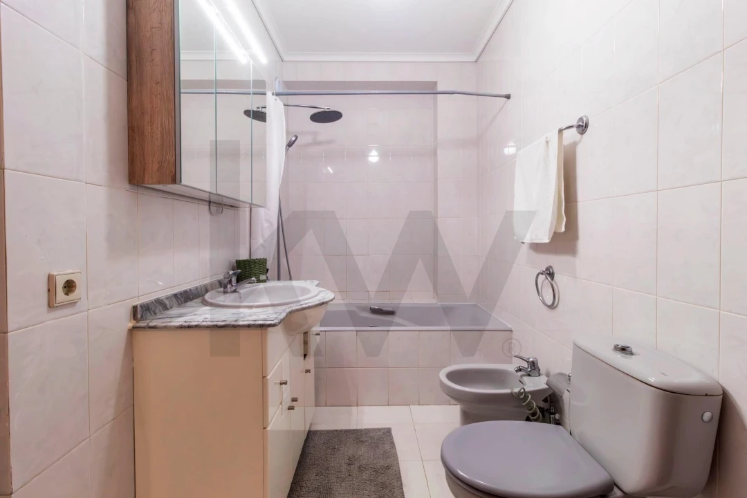 Apartamento T2 para Venda em Vilar de Andorinho Foto 31