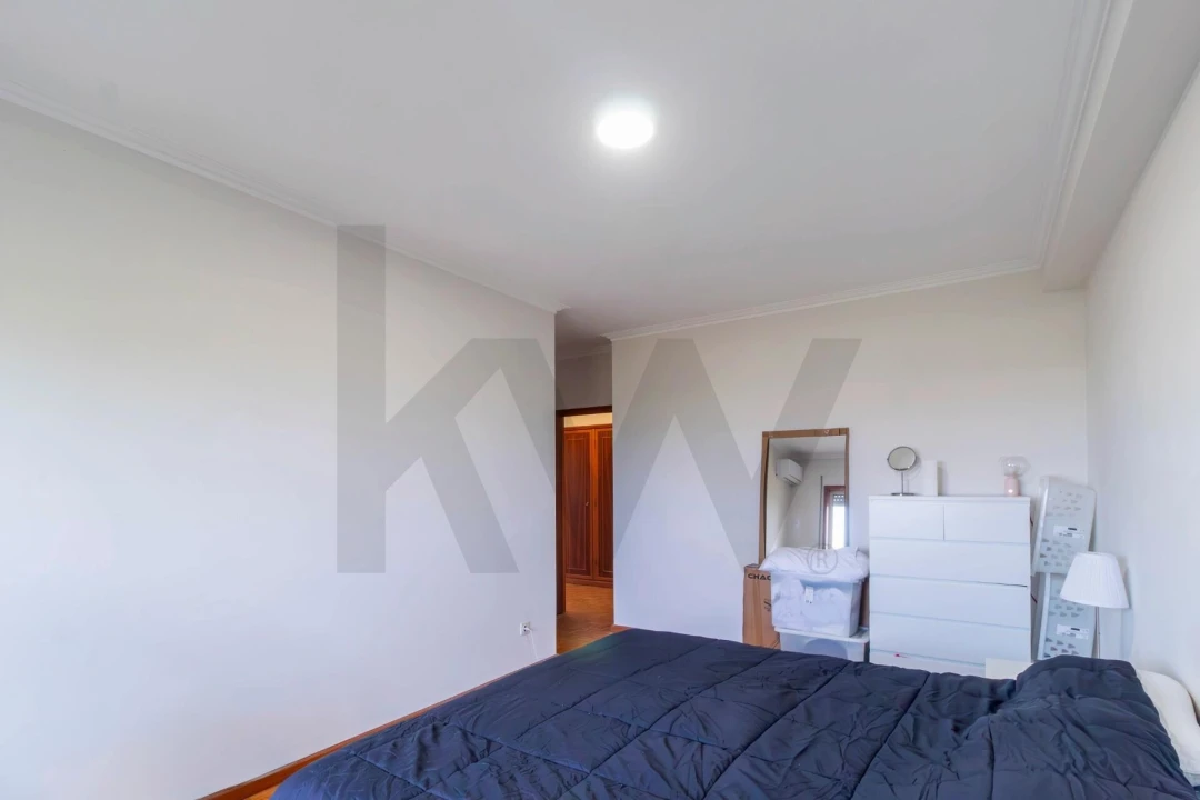 Apartamento T2 para Venda em Vilar de Andorinho Foto 29