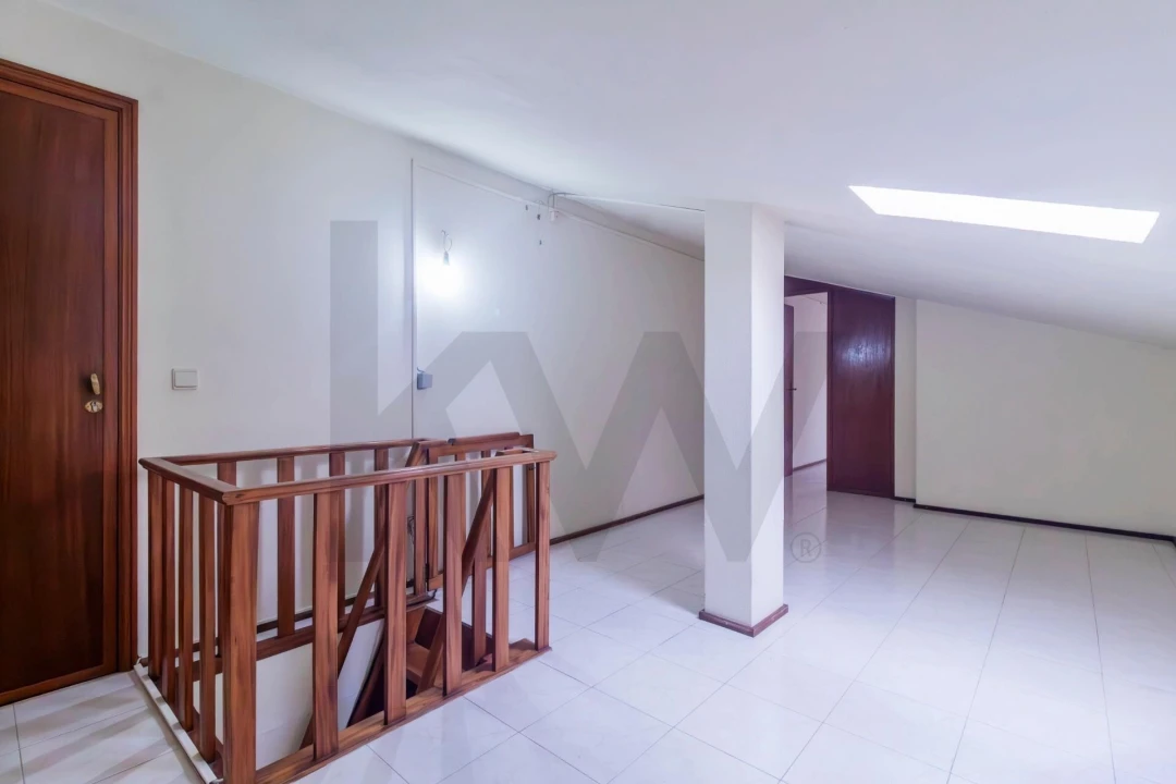 Apartamento T2 para Venda em Vilar de Andorinho Foto 37