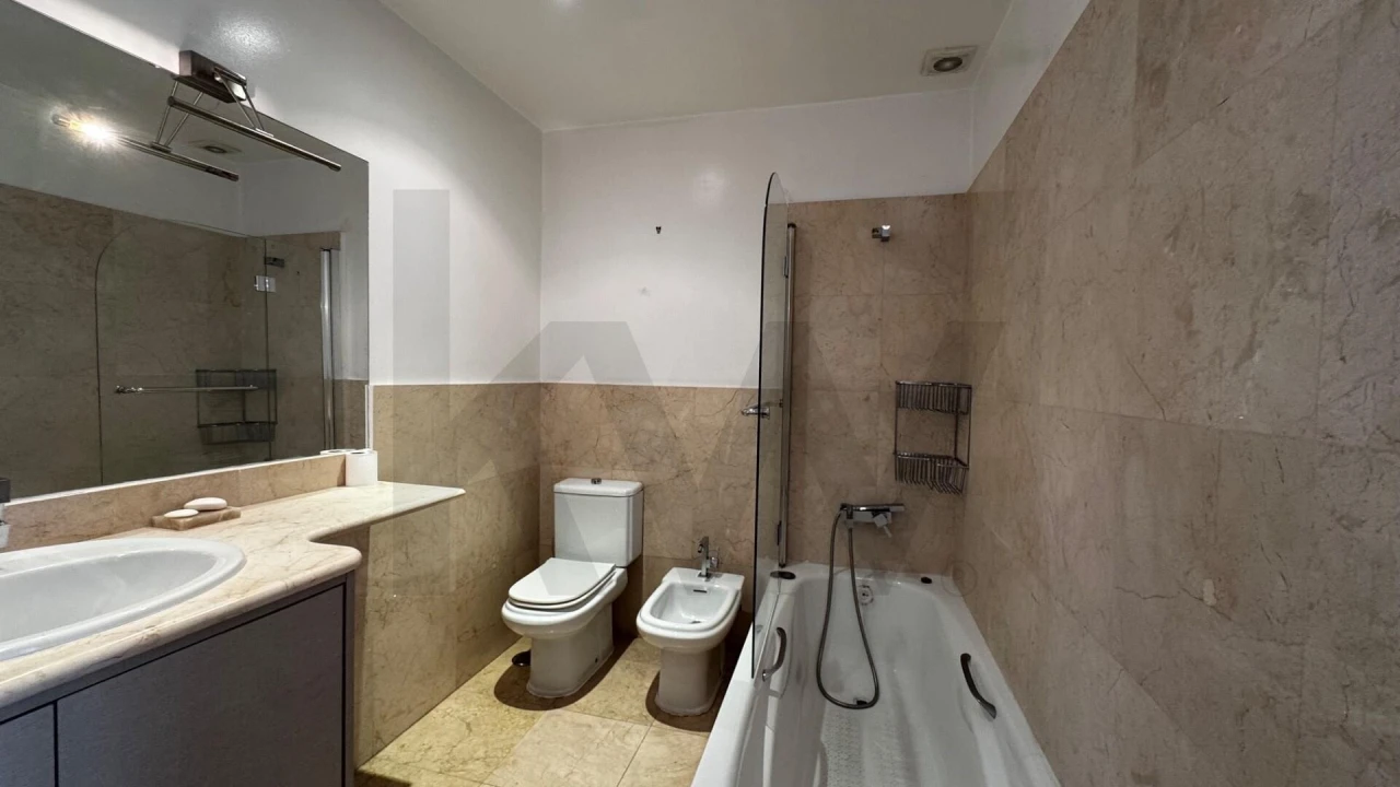 Apartamento T2 para Arrendamento em Arroios Foto 16