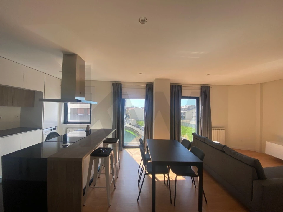 Apartamento T2 para Arrendamento em Ramalde Foto 3