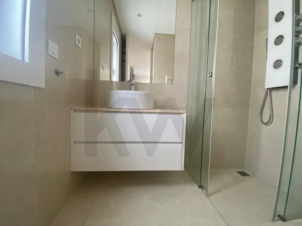 Apartamento T2 para Arrendamento em Ramalde Foto 11