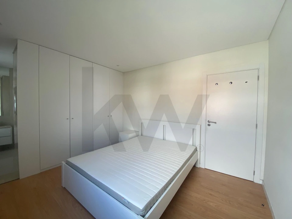 Apartamento T2 para Arrendamento em Ramalde Foto 9