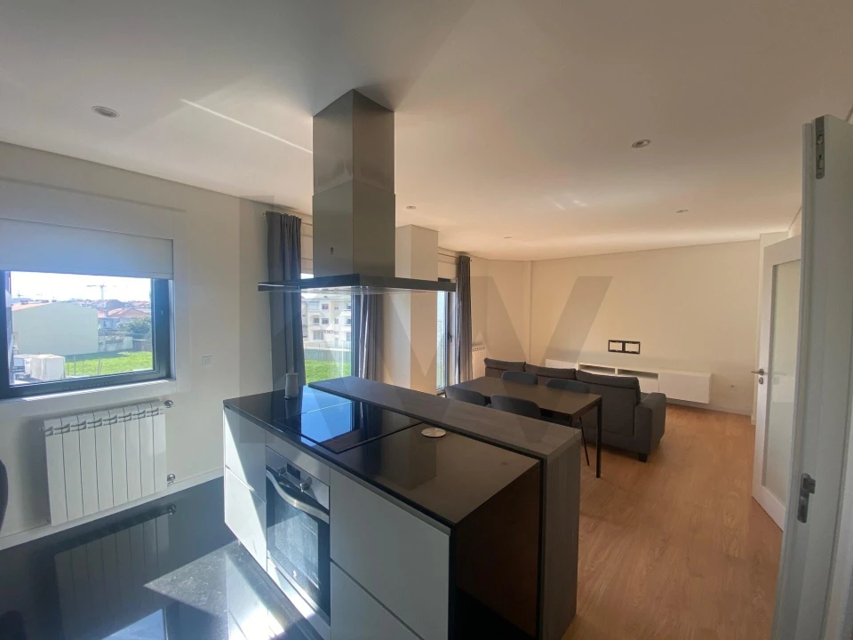 Apartamento T2 para Arrendamento em Ramalde Foto 4