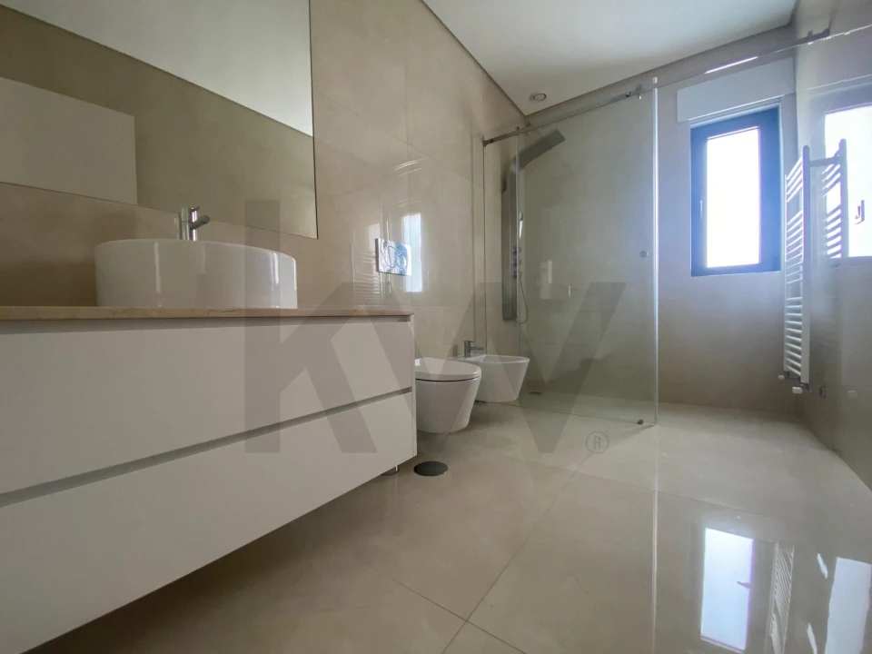 Apartamento T2 para Arrendamento em Ramalde Foto 16