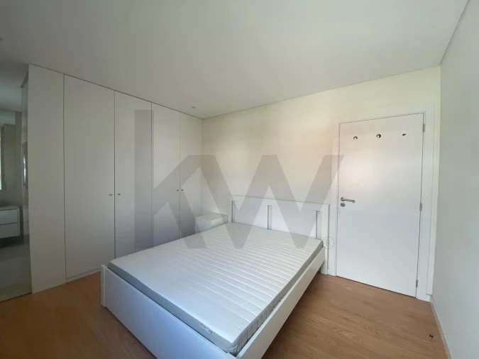 Apartamento T2 para Arrendamento em Ramalde Foto 9