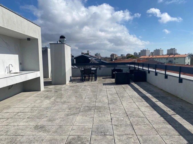 Apartamento T2 para Arrendamento em Ramalde Foto 22