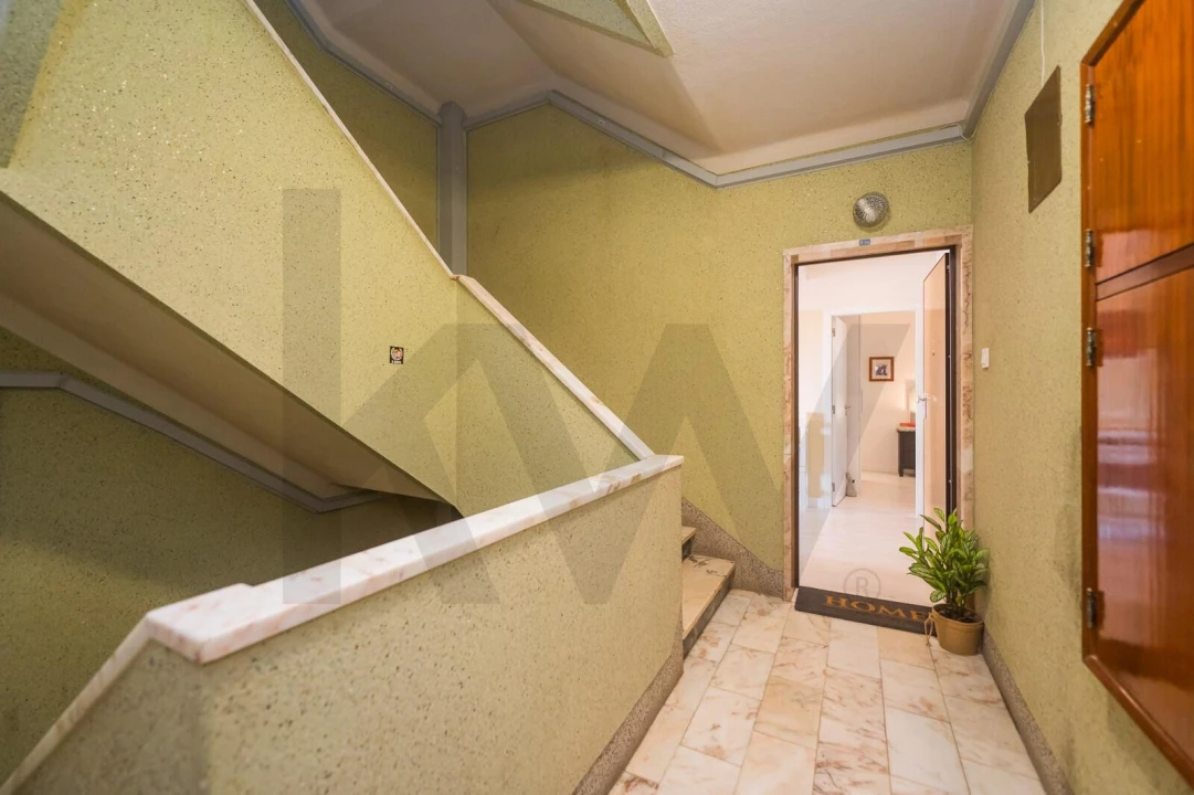 Apartamento T3 para Venda em Massamá e Monte Abraão Foto 41