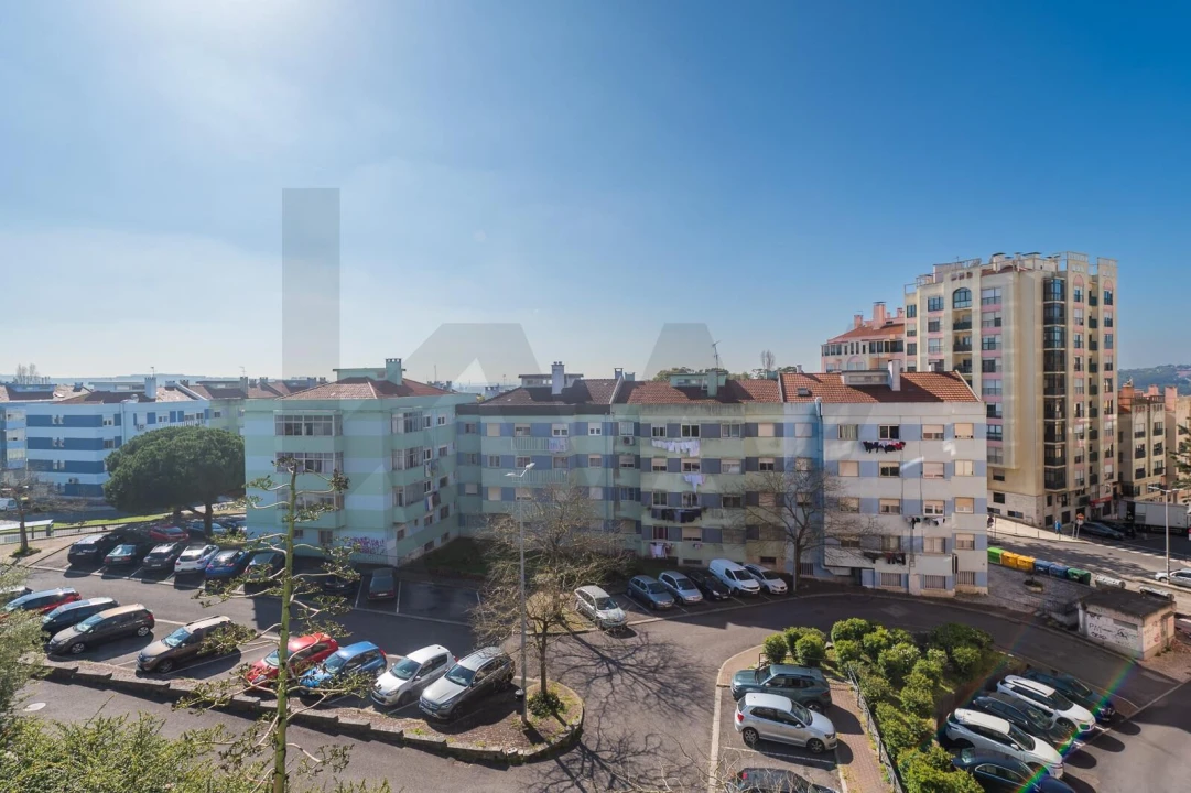 Apartamento T3 para Venda em Massamá e Monte Abraão Foto 48