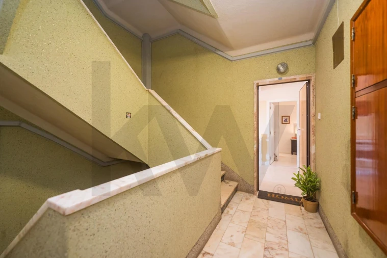 Apartamento T3 para Venda em Massamá e Monte Abraão Foto 41