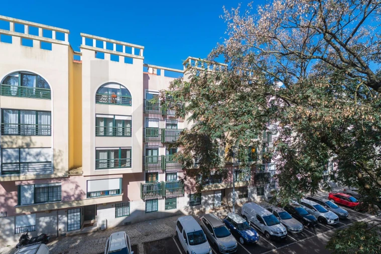 Apartamento T3 para Venda em Massamá e Monte Abraão Foto 43