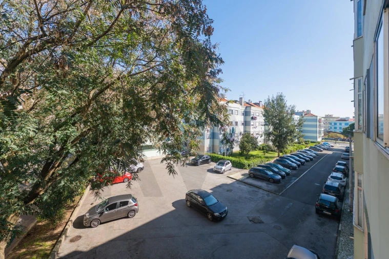 Apartamento T3 para Venda em Massamá e Monte Abraão Foto 45