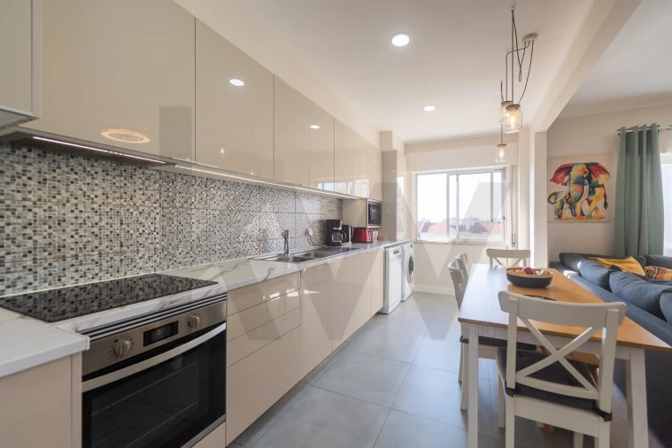 Apartamento T3 para Venda em Massamá e Monte Abraão Foto 12