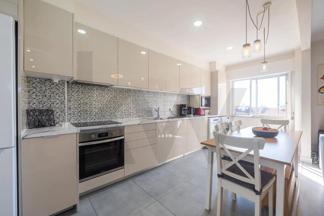 Apartamento T3 para Venda em Massamá e Monte Abraão Foto 11