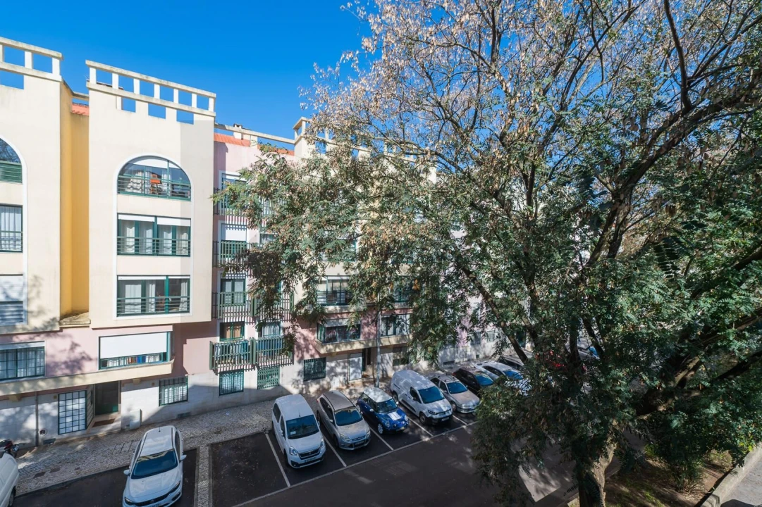 Apartamento T3 para Venda em Massamá e Monte Abraão Foto 46