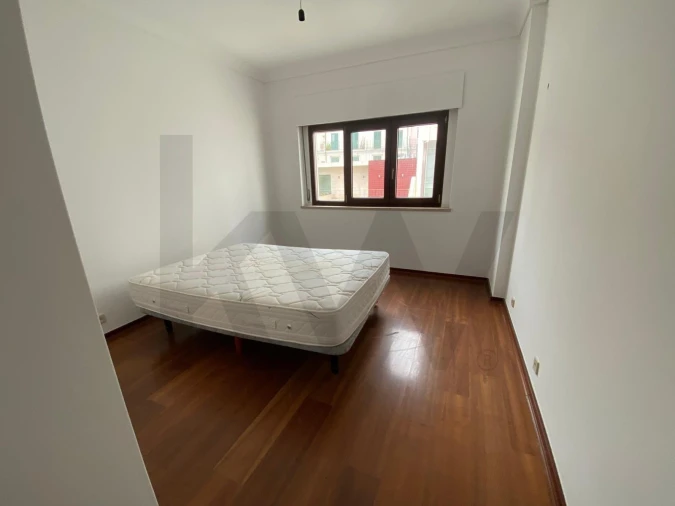 Apartamento T2 para Arrendamento em Estrela Foto 6