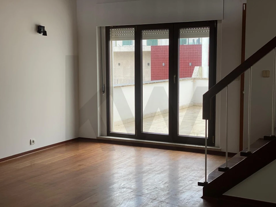 Apartamento T2 para Arrendamento em Estrela Foto 2